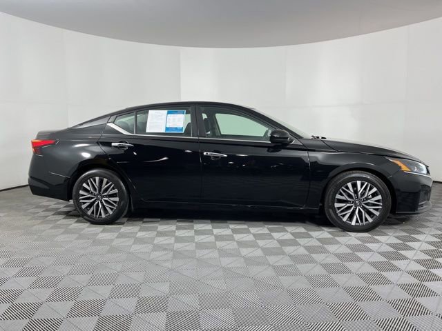 Used 2023 Nissan Altima 2.5 SV image 12