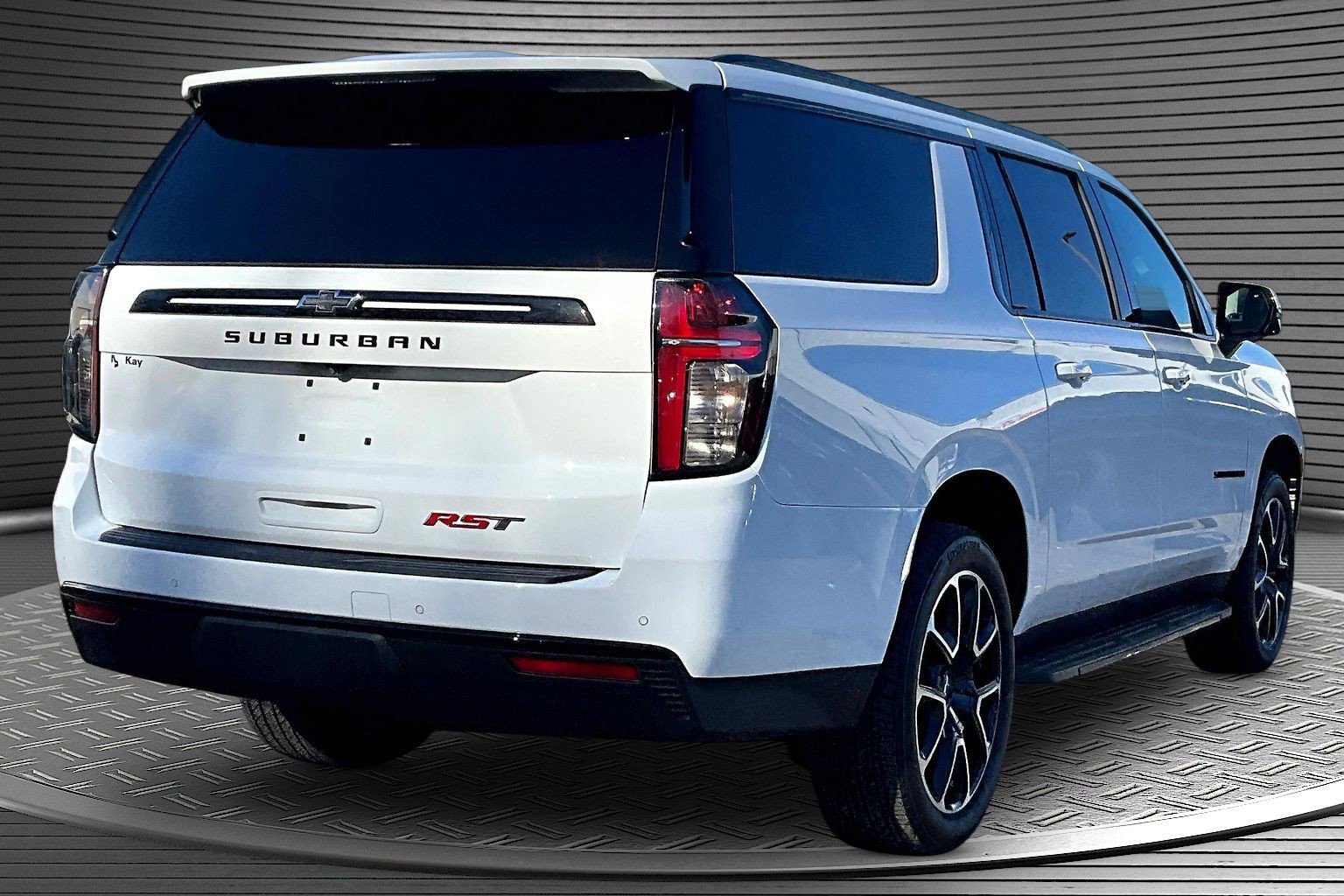 Used 2024 Chevrolet Suburban RST w/ Luxury Package AWD/4WD image 6
