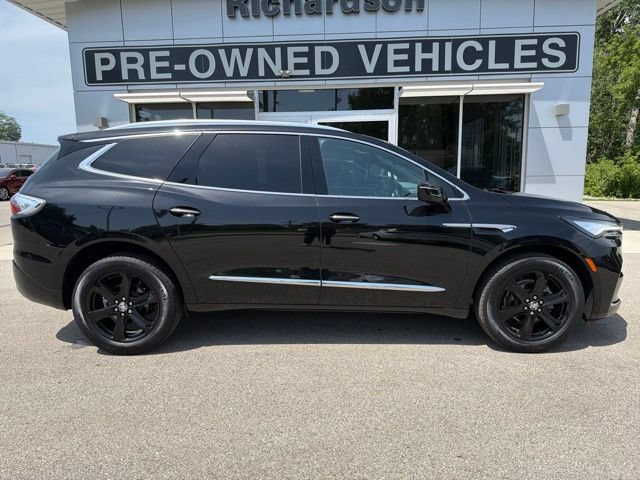 Used 2024 Buick Enclave Essence w/ Experience Buick Package AWD/4WD image 2