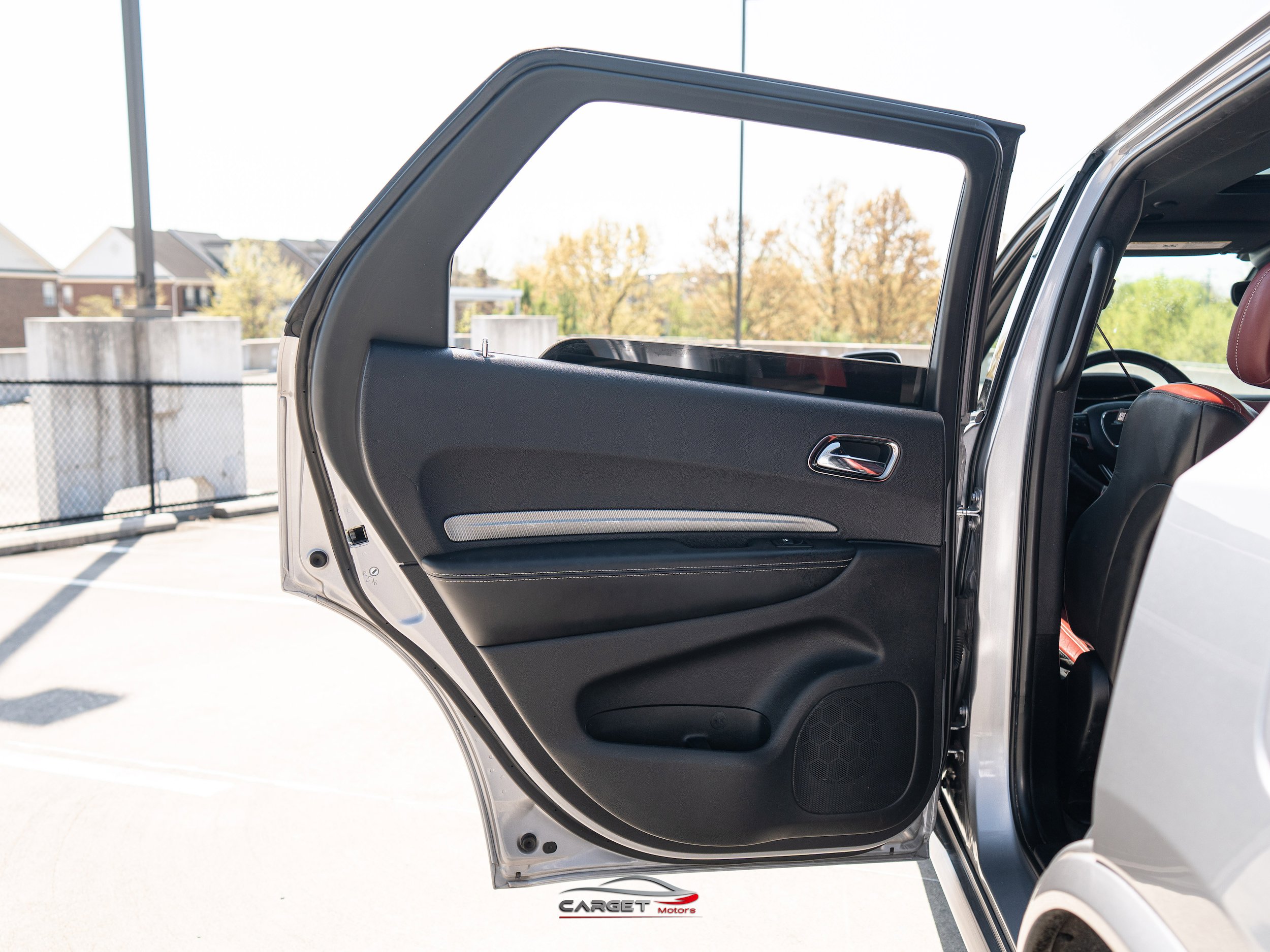 Used 2018 Dodge Durango SRT w/ Technology Group AWD/4WD image 46