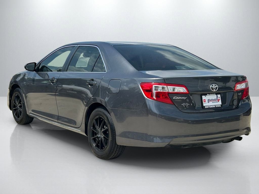 Used 2013 Toyota Camry LE FWD image 7