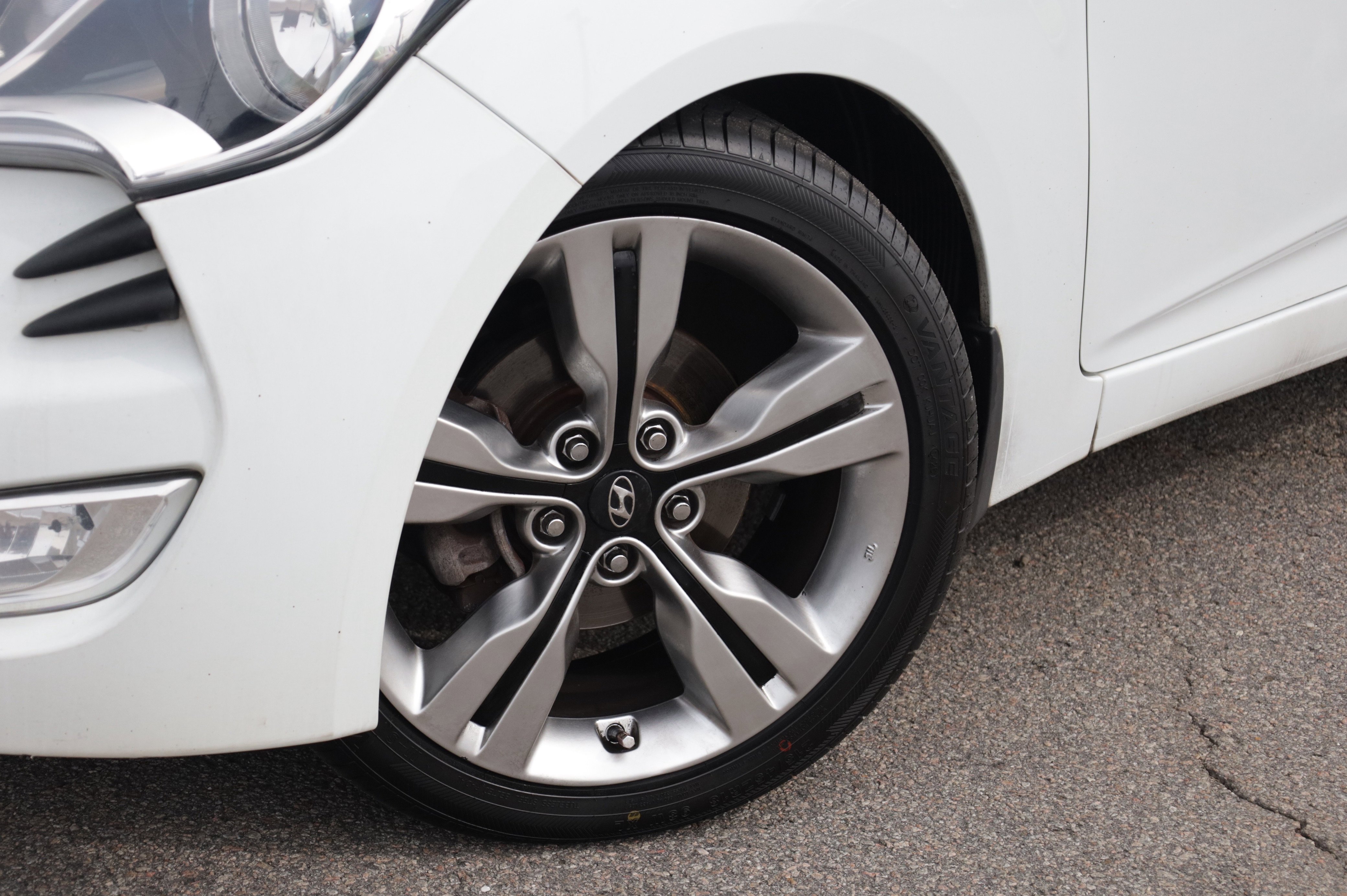 Used 2013 Hyundai Veloster w/ Tech Pkg FWD image 22