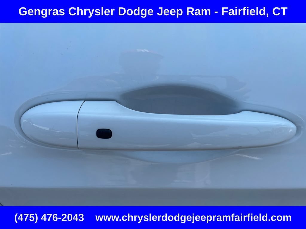 Used 2017 Jeep Cherokee High Altitude AWD/4WD image 11