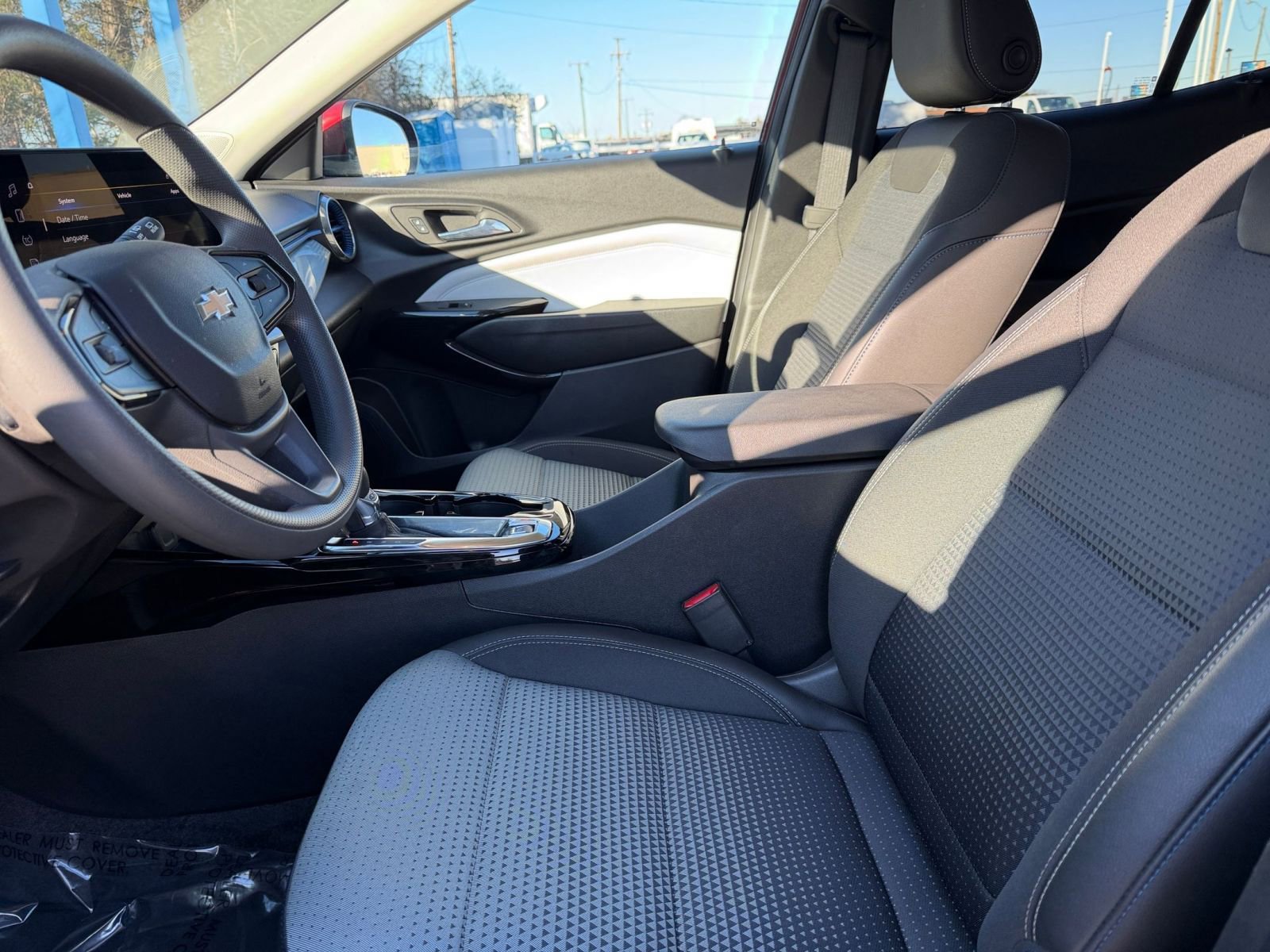 Used 2025 Chevrolet Trax LT image 25