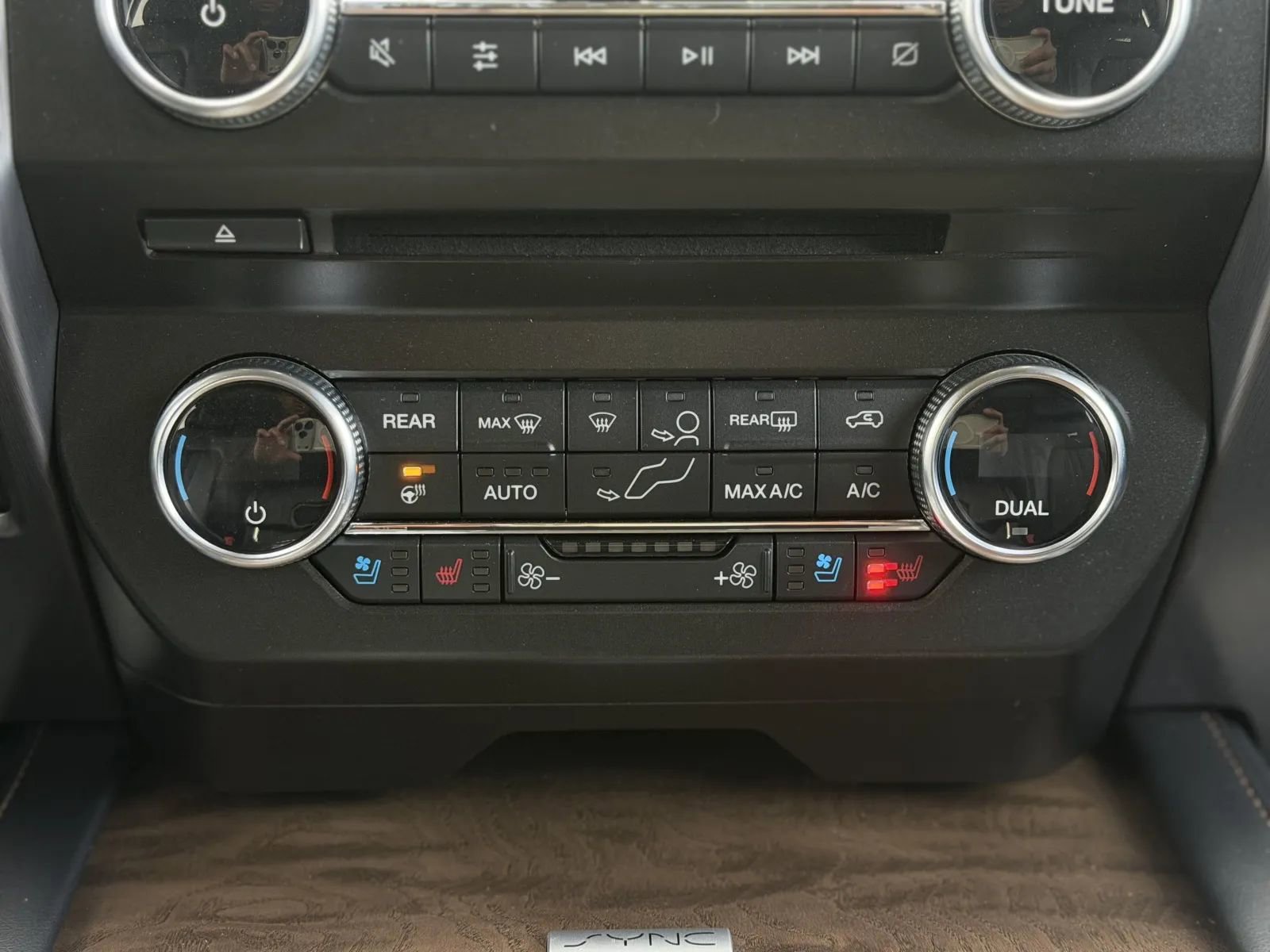 Used 2018 Ford Expedition Platinum image 38