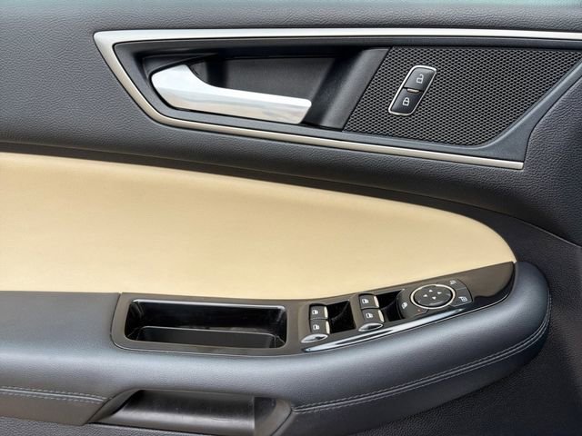 Used 2019 Ford Edge SEL w/ Equipment Group 201A image 4