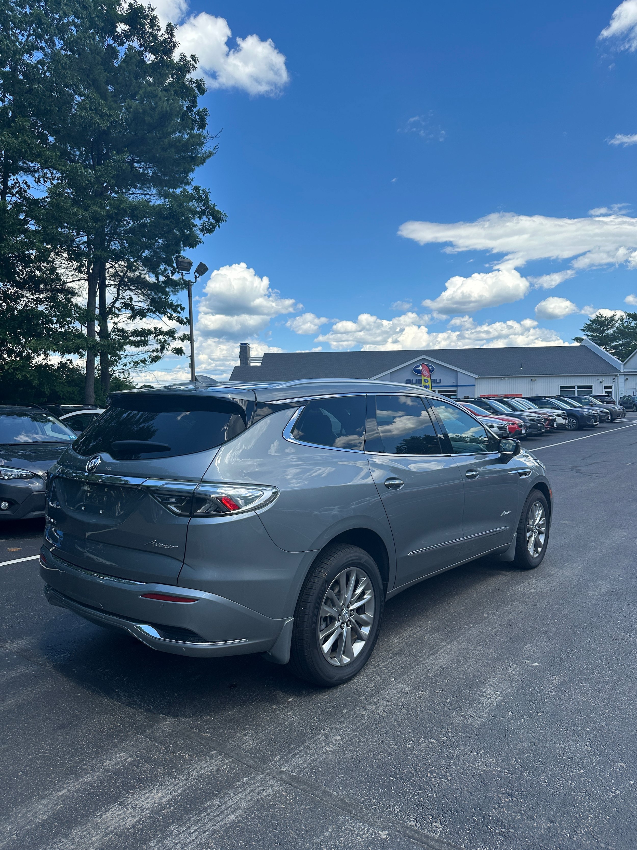 Used 2023 Buick Enclave Avenir w/ Avenir Technology Package AWD/4WD image 5