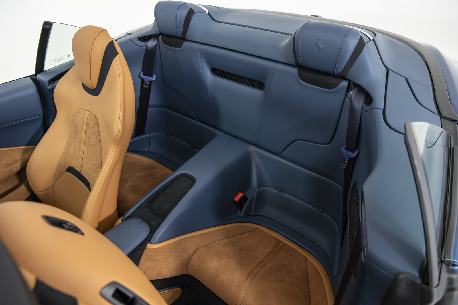 Certified 2025 Ferrari Roma Spider RWD image 16