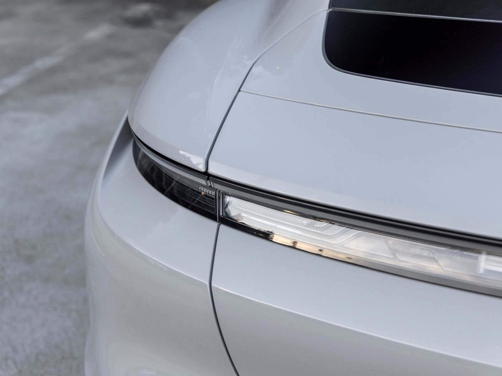Certified 2025 Porsche Taycan AWD/4WD image 18
