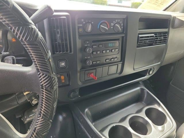 Used 2006 Chevrolet Express 2500 Extended w/ Power and Light Package RWD image 16
