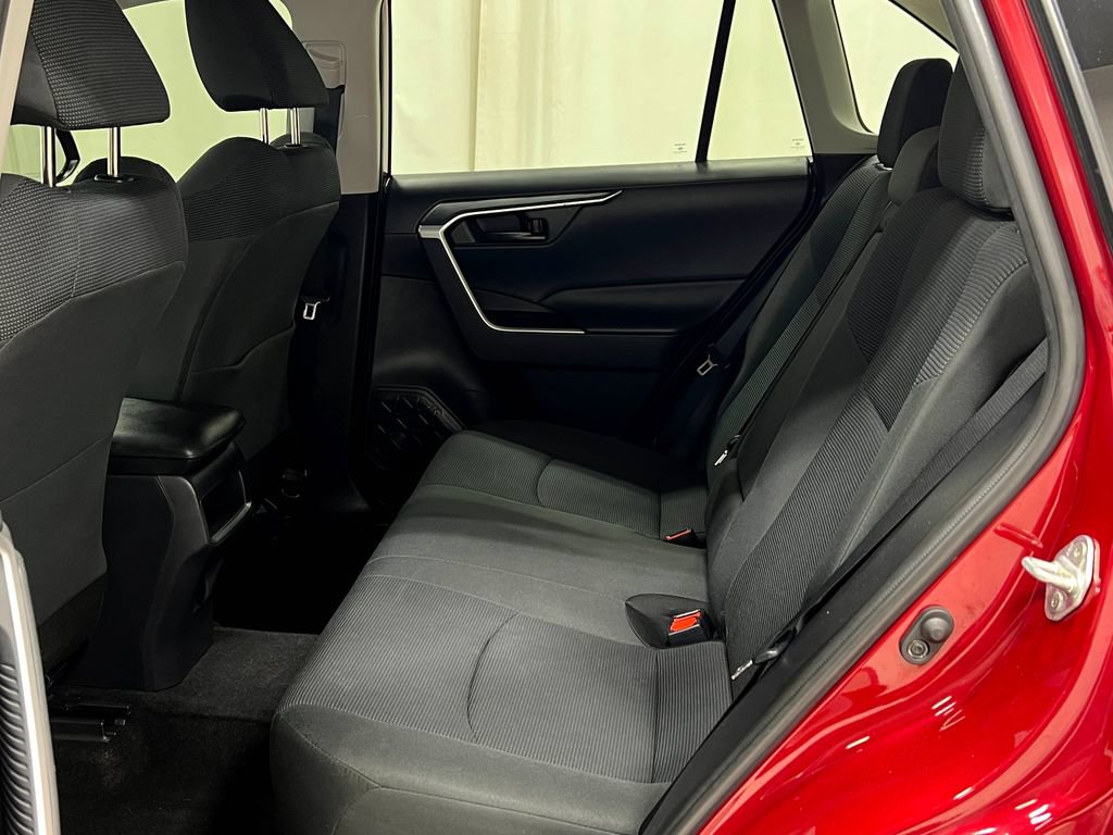 Used 2019 Toyota RAV4 LE w/ All Weather Liner Package AWD/4WD image 29