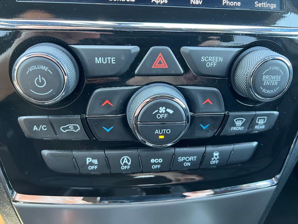 Used 2022 Jeep Grand Cherokee Laredo E w/ Security & Convenience Group image 38