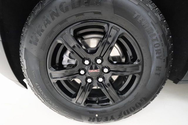Used 2023 GMC Acadia AT4 w/ Technology Package image 6