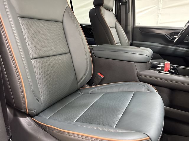 New 2026 GMC Yukon XL AT4 w/ LPO, Floor Liner Package AWD/4WD image 28