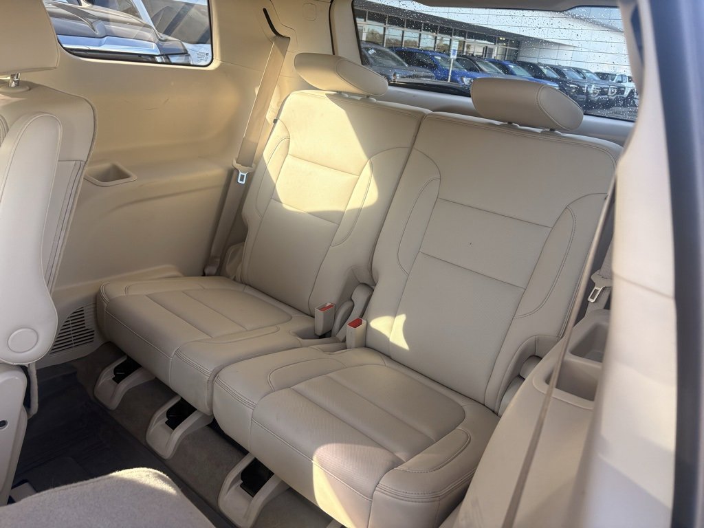 Used 2022 GMC Acadia Denali w/ Denali Ultimate Package image 14