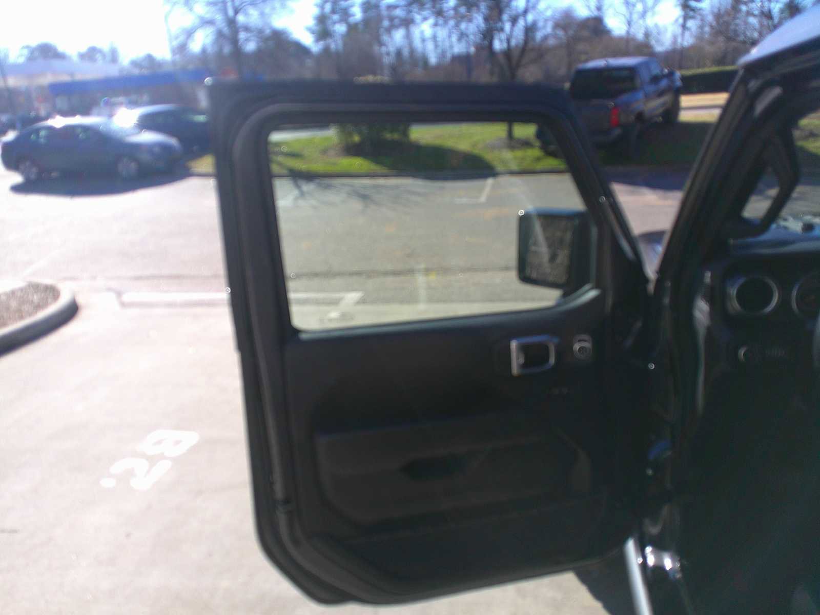 Used 2021 Jeep Wrangler Unlimited Rubicon w/ Trailer Tow Package image 17