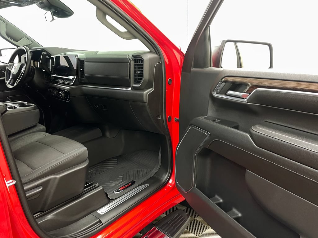 Certified 2024 Chevrolet Silverado 1500 LT AWD/4WD image 35