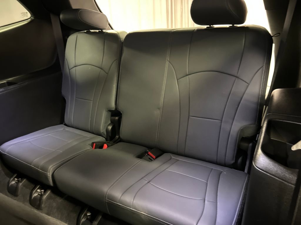 Used 2024 Buick Enclave Essence w/ Sport Touring Edition image 24