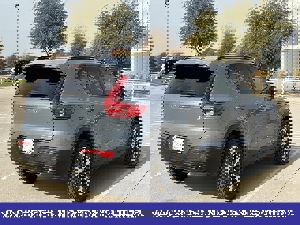 Certified 2023 Volvo XC40 B4 Plus image 6