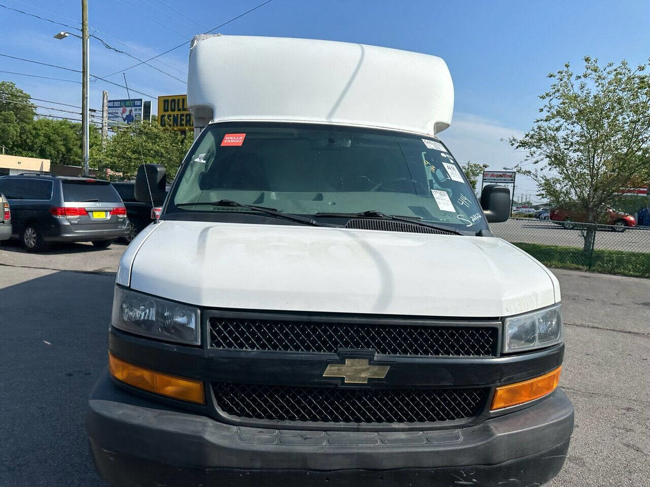 Used 2018 Chevrolet Express 3500 w/ Driver Convenience Package image 15