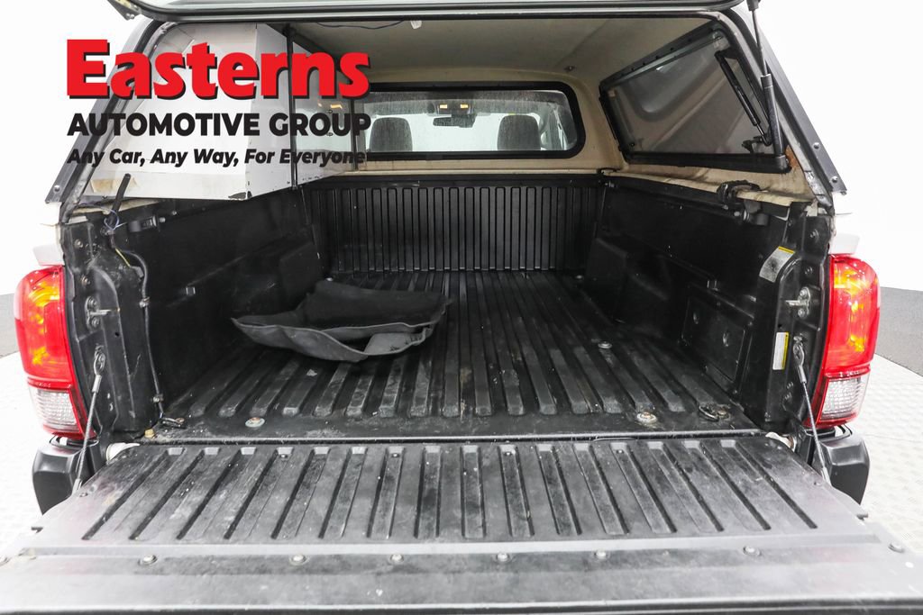 Used 2019 Toyota Tacoma SR image 9