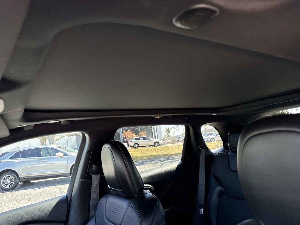 Used 2021 Jeep Cherokee High Altitude image 33