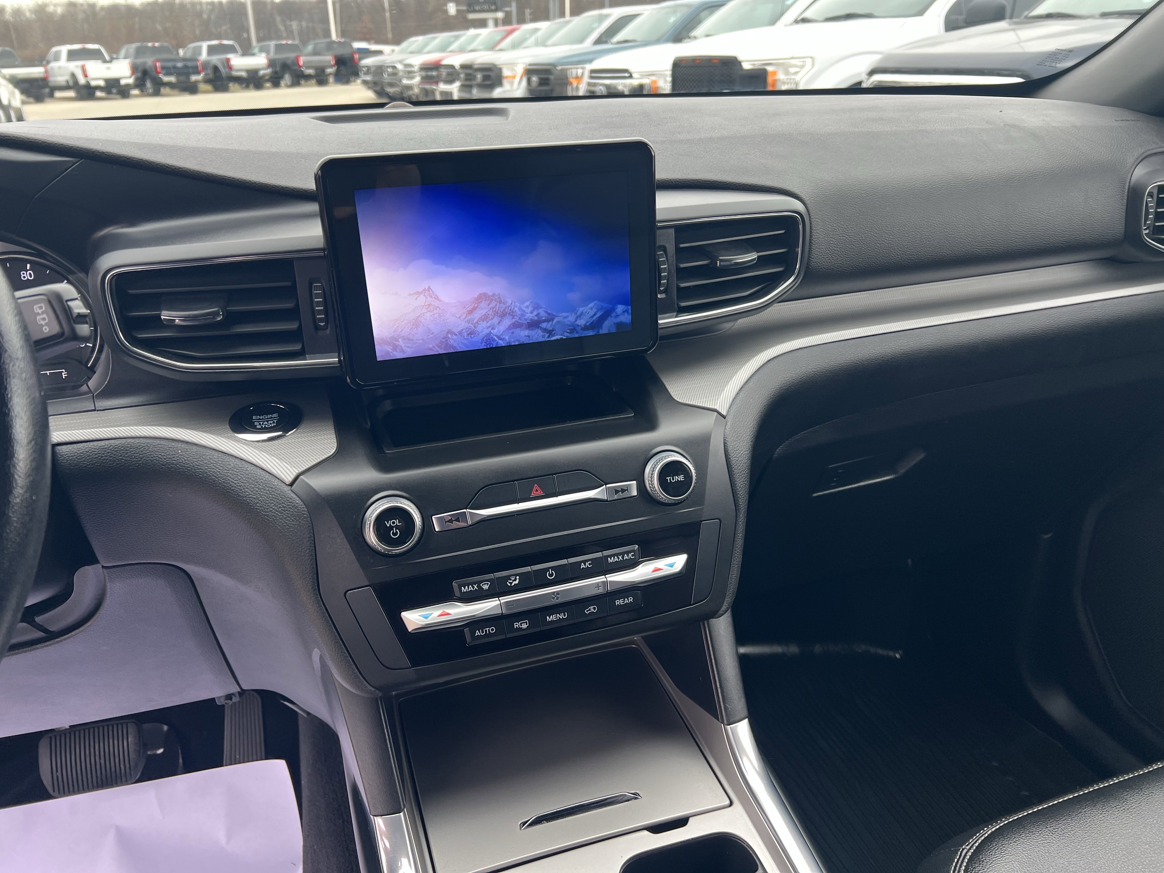 Used 2020 Ford Explorer XLT image 19