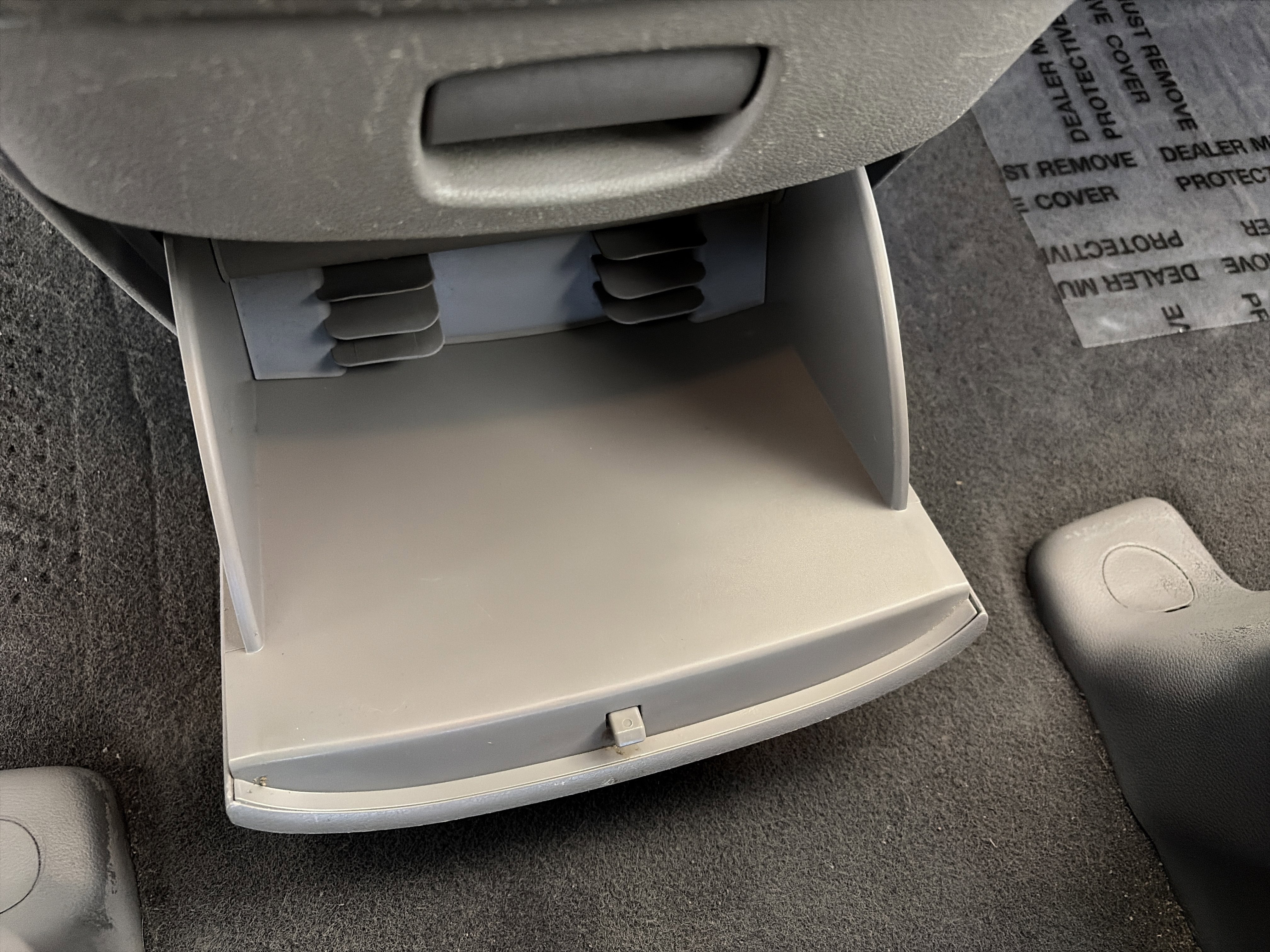 Used 2012 Kia Sedona LX w/ PWR Pkg image 25