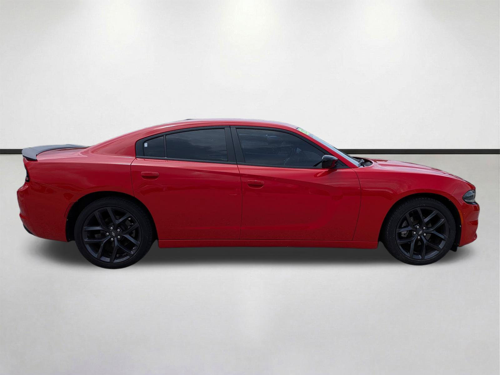 Used 2022 Dodge Charger SXT w/ Blacktop Package RWD image 3