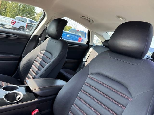 Used 2014 Ford Fusion SE w/ Equipment Group 201A image 17