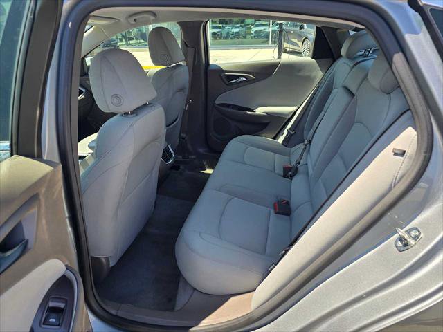 Used 2024 Chevrolet Malibu LT FWD image 18
