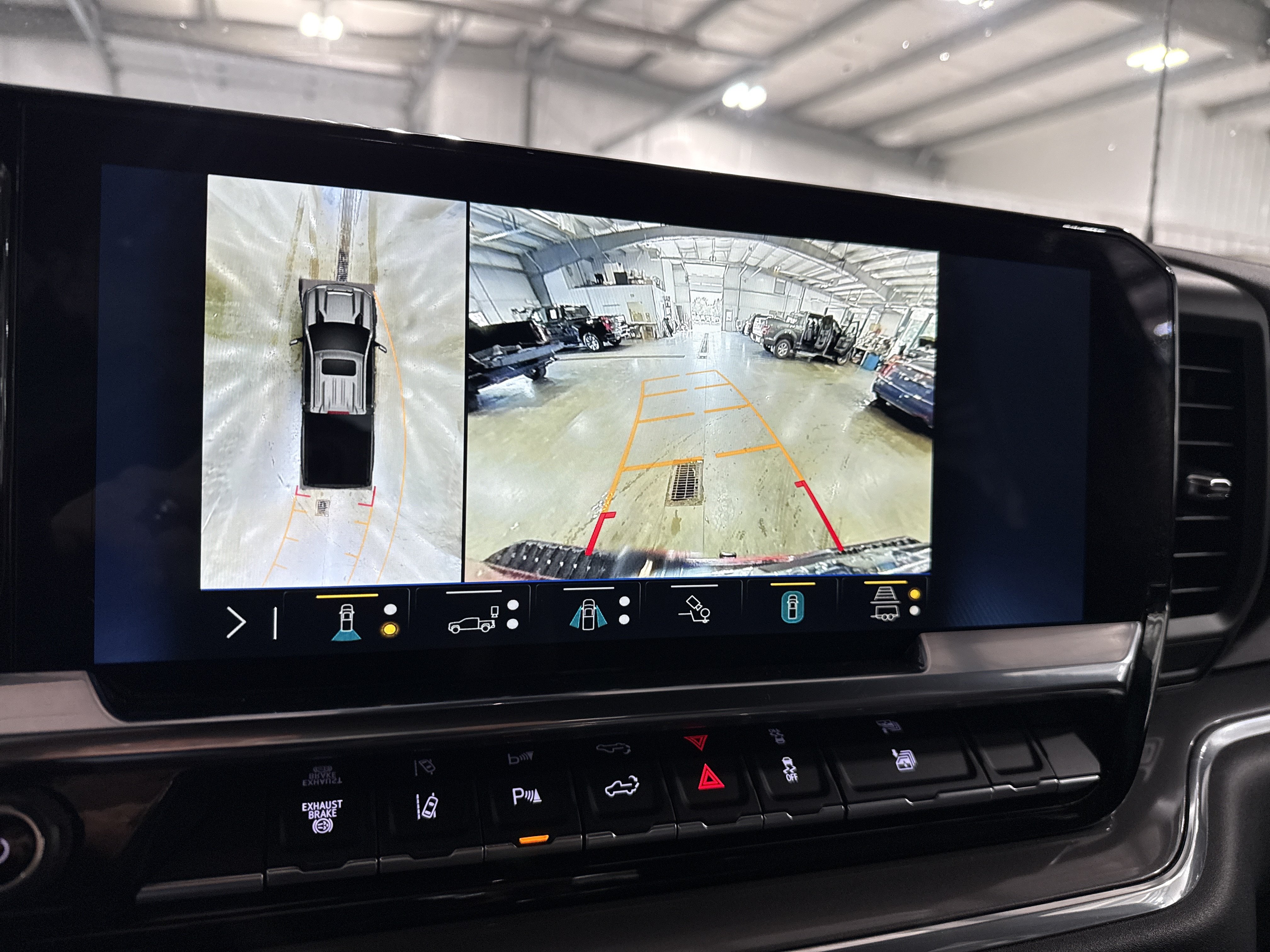 Used 2025 Chevrolet Silverado 2500 High Country w/ Technology Package AWD/4WD image 6