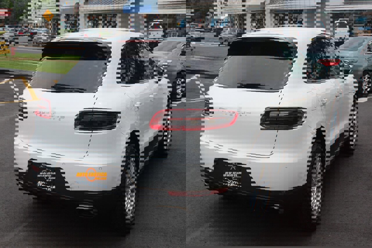 Used 2017 Porsche Macan image 3