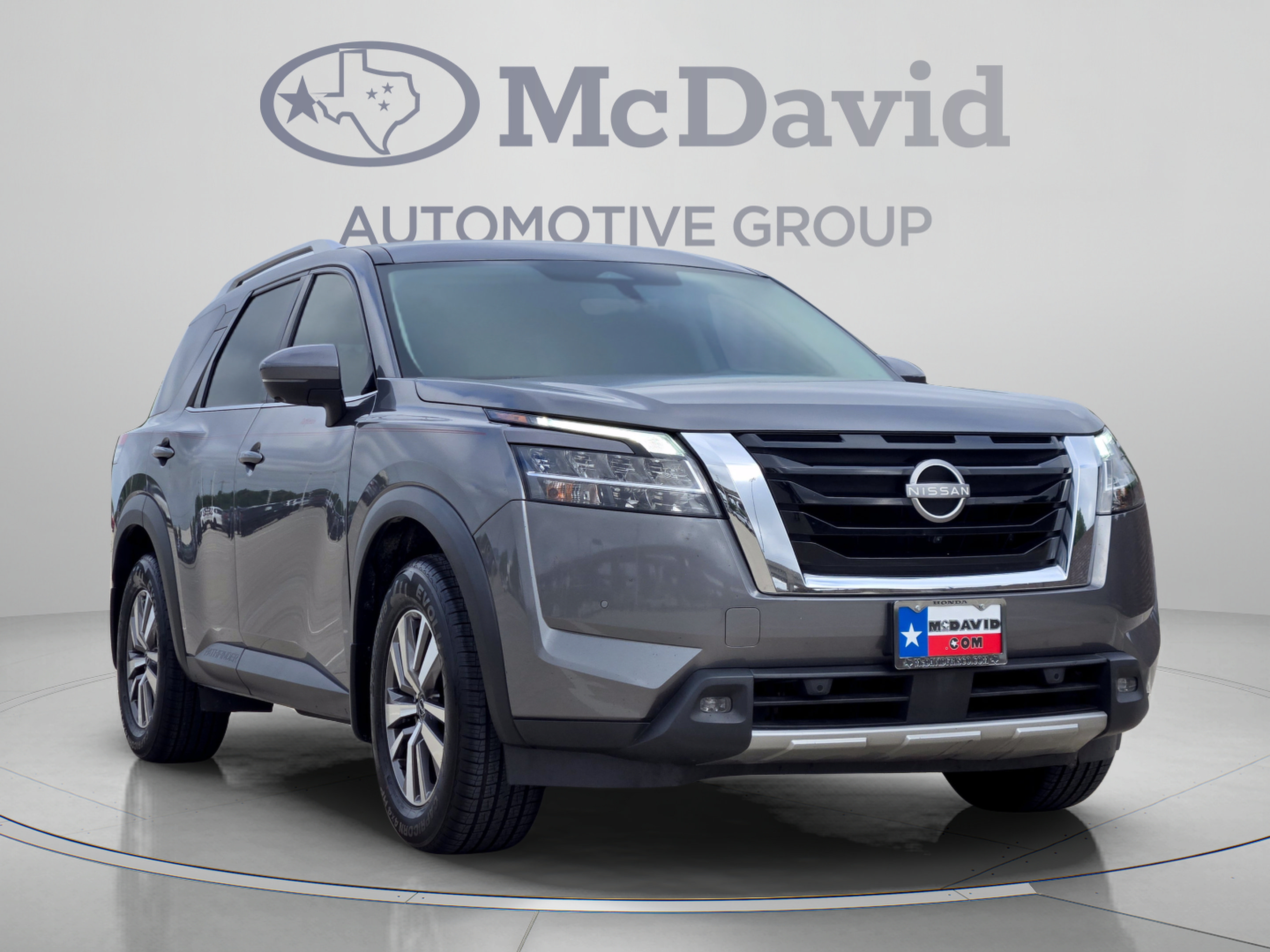 Used 2023 Nissan Pathfinder SL AWD/4WD image 7
