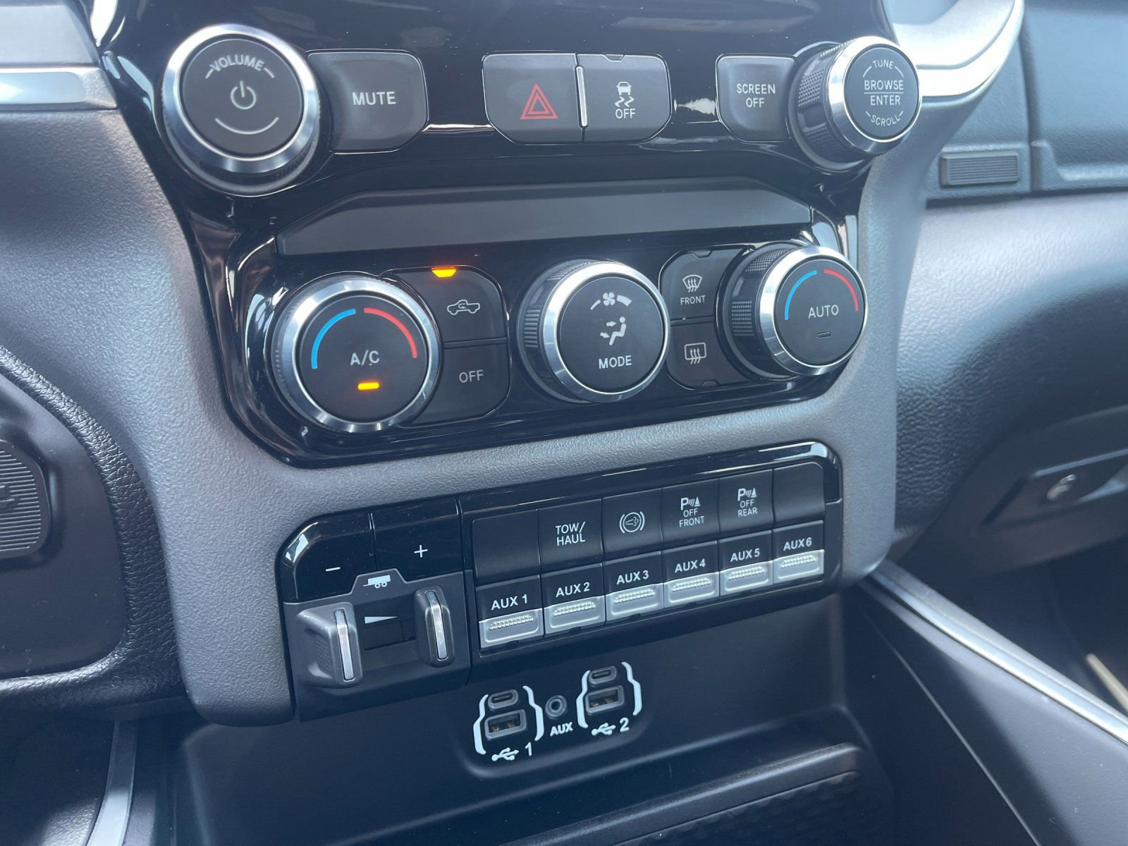 Used 2024 RAM 3500 Big Horn w/ Night Edition image 22