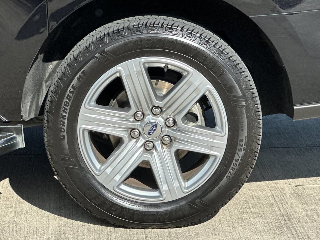 Used 2019 Ford Expedition Max XLT w/ Equipment Group 202A RWD image 30