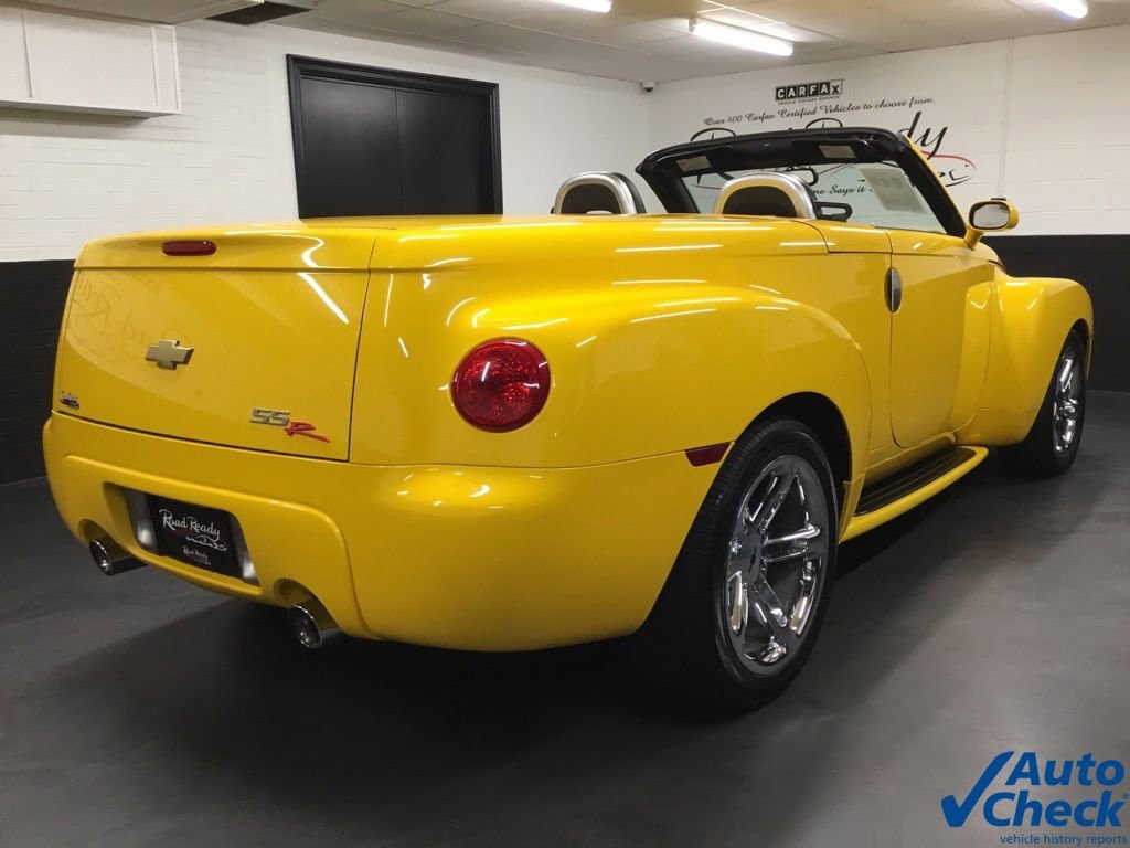 Used 2003 Chevrolet SSR w/ Preferred Equipment Group RWD image 10