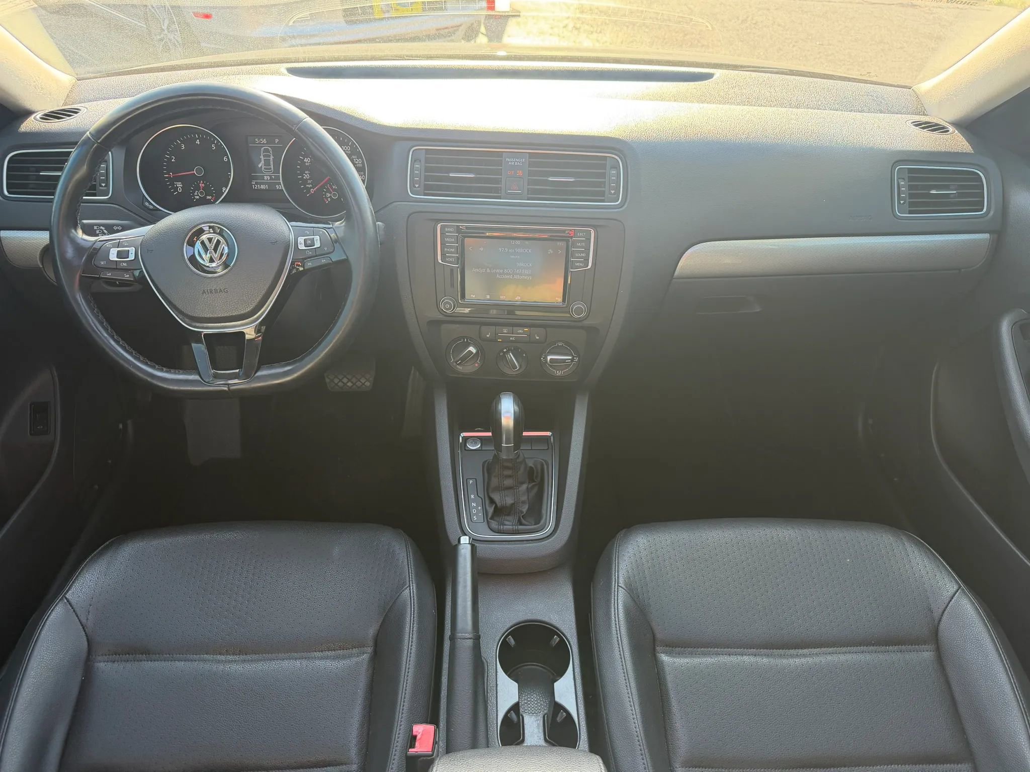 Used 2017 Volkswagen Jetta SE FWD image 6