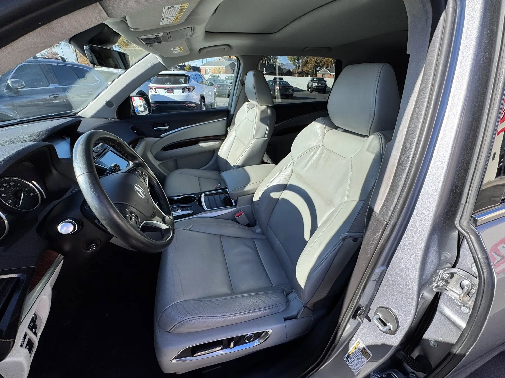 Used 2020 Acura MDX SH-AWD image 12