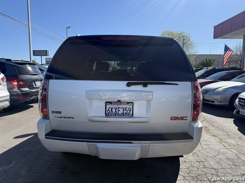 Used 2009 GMC Yukon Denali AWD/4WD image 5
