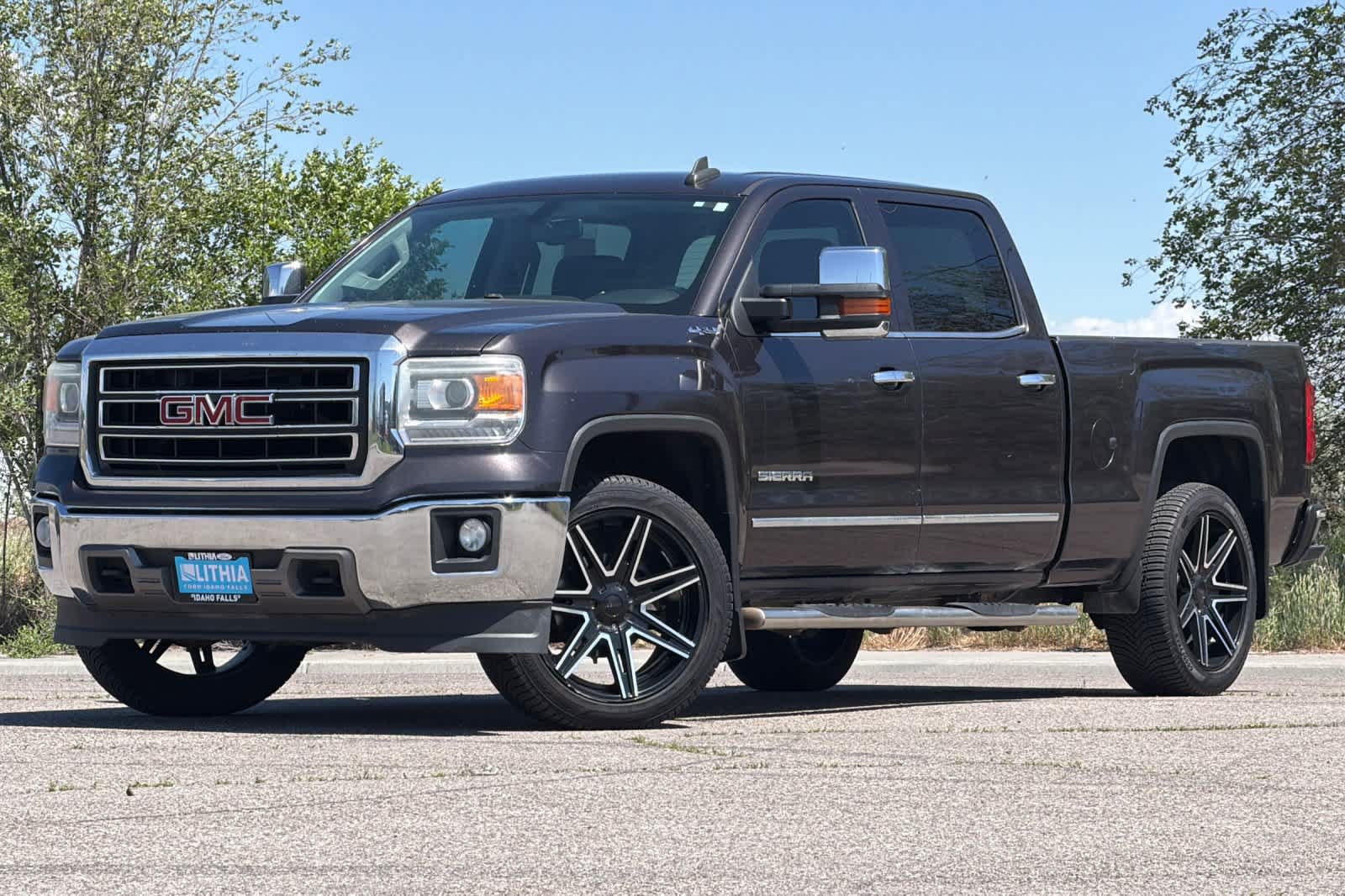 Used 2015 GMC Sierra 1500 SLT w/ Max Trailering Package AWD/4WD image 1