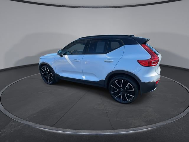 Used 2020 Volvo XC40 T5 R-Design image 9