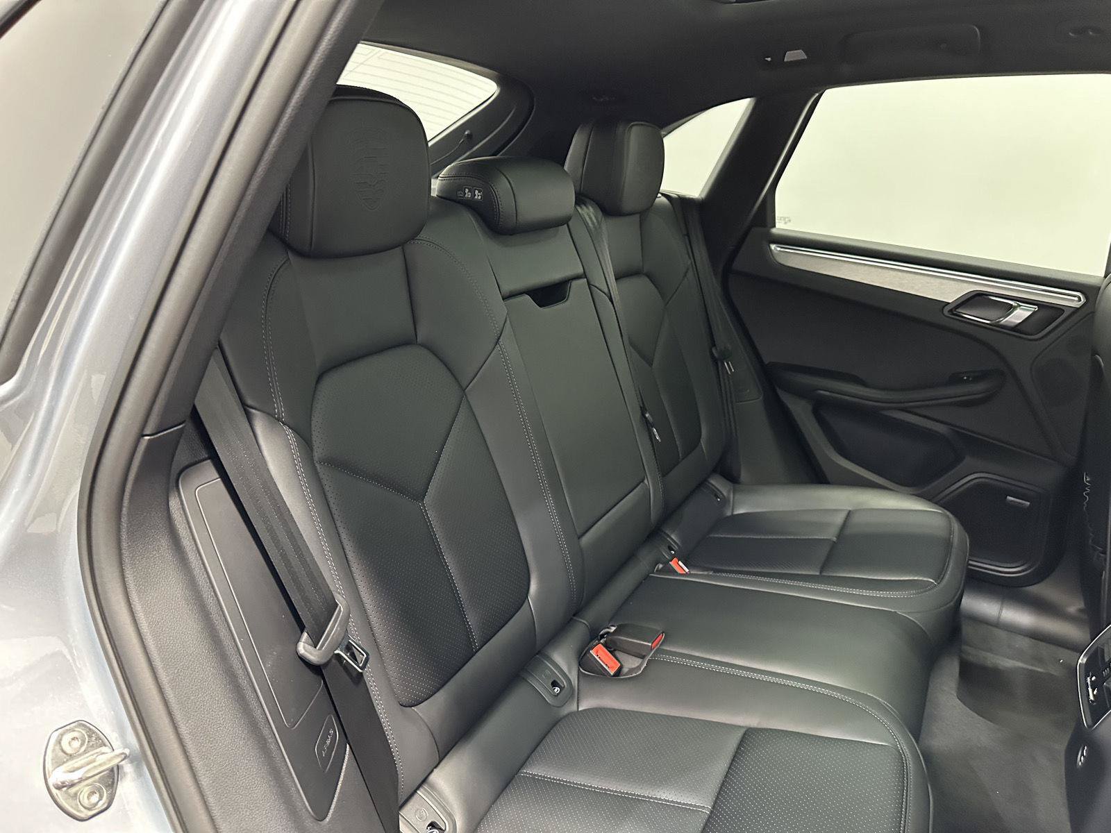 New 2026 Porsche Macan AWD/4WD image 41