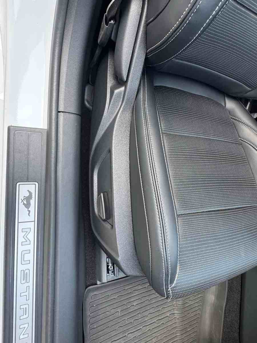 Used 2025 Ford Mustang GT Premium image 19