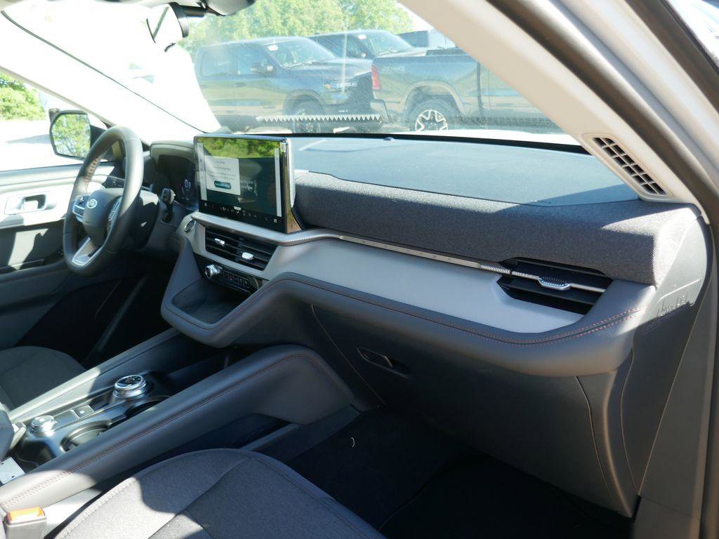 New 2026 Ford Explorer Active AWD/4WD image 12