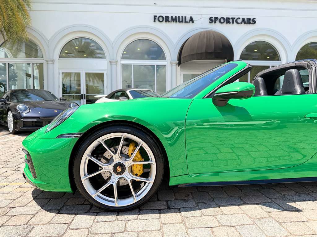 Used 2021 Porsche 911 Targa 4 AWD/4WD image 24