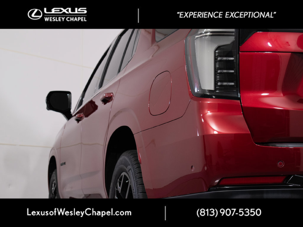 Used 2025 Chevrolet Tahoe RST w/ RST Performance Edition AWD/4WD image 6