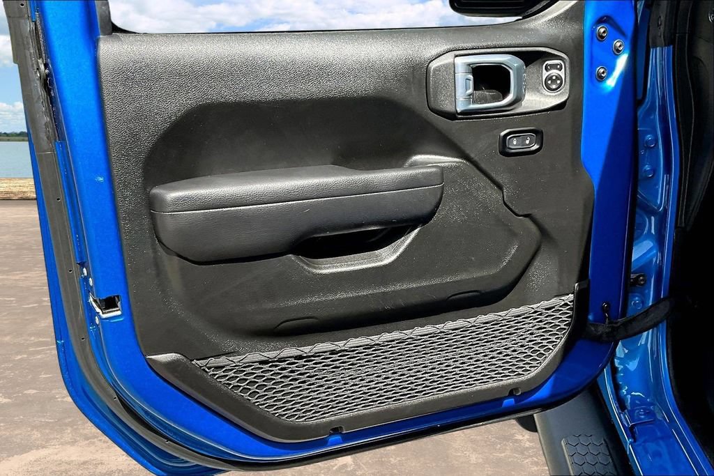 Used 2025 Jeep Wrangler Unlimited Sport AWD/4WD image 22