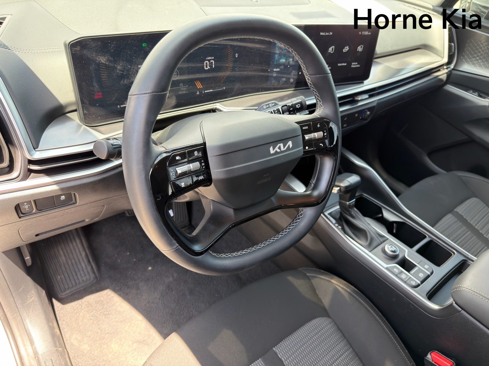 New 2026 Kia Sorento LX FWD image 11