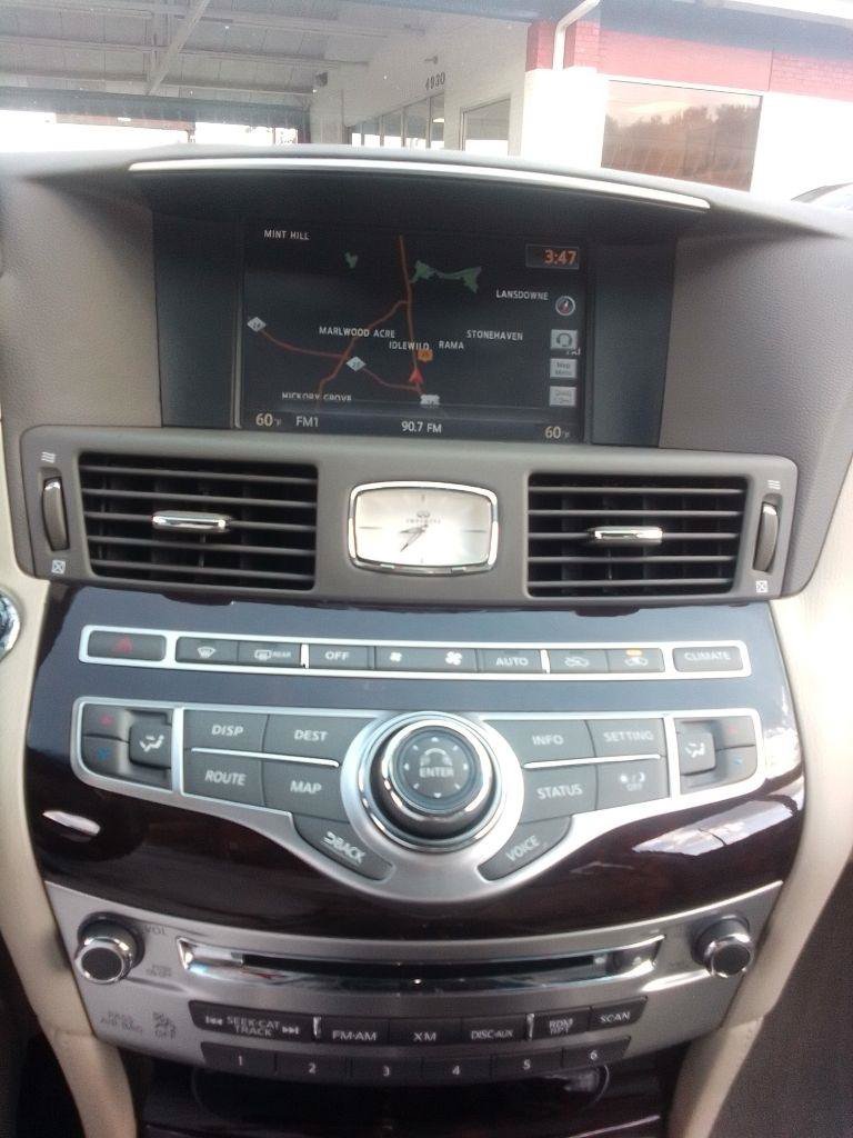 Used 2014 INFINITI Q70 3.7 w/ Premium Package AWD/4WD image 10